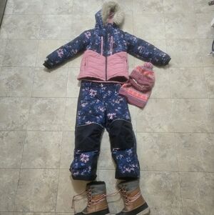 Kids Nano Floral Snow Set Size 8 With Acton Boots Size 2